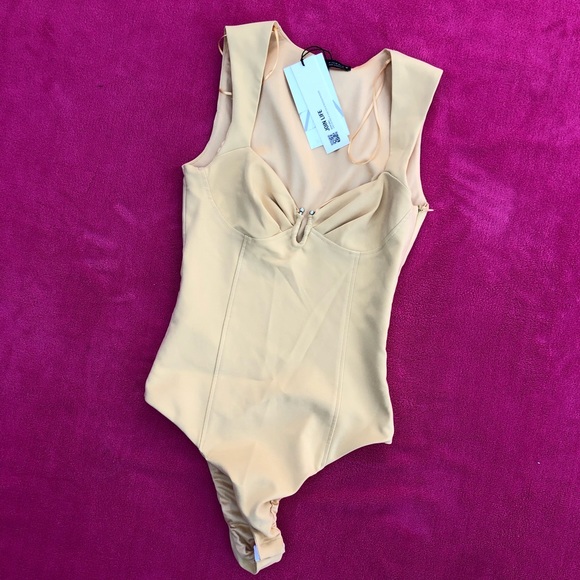 Zara V-neck Bodysuit - Picture 10 of 10